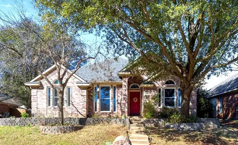 1236 Christopher Ln, Lewisville, TX 75077