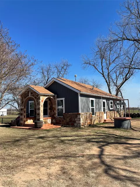 616 Maple St, Brownwood, TX 76801