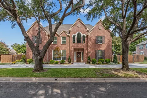 6820 Savannah Ln, Fort Worth, TX 76132