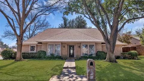 4300 High Springs Ct, Arlington, TX 76016