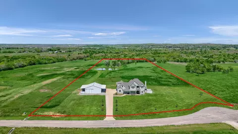 565 Oasis Dr, Denison, TX 75020