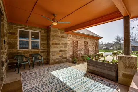 409 W Johnson St, Denison, TX 75020