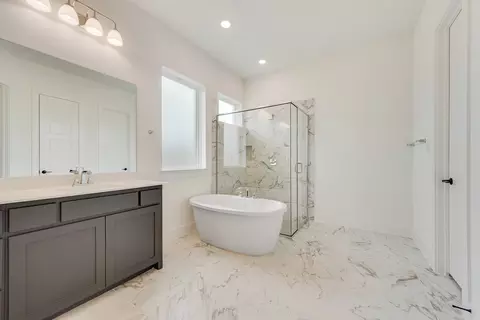 Bath - 628 Limerick Ln, Celina, TX 75009 photo 4 of 5