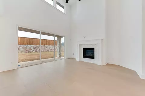 Living - 628 Limerick Ln, Celina, TX 75009 photo 3 of 3