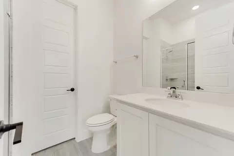 Bath - 628 Limerick Ln, Celina, TX 75009 photo 2 of 5