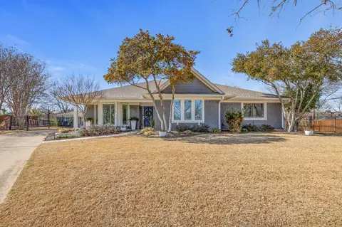 2815 East Ct, Grapevine, TX 76051