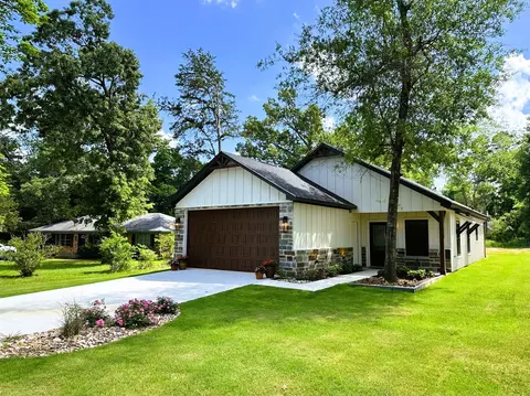 23228 Peninsula Pt, Berryville, TX 75763