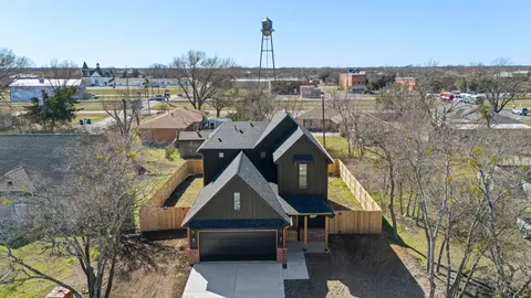 100 S Dallas, Palmer, TX 75152