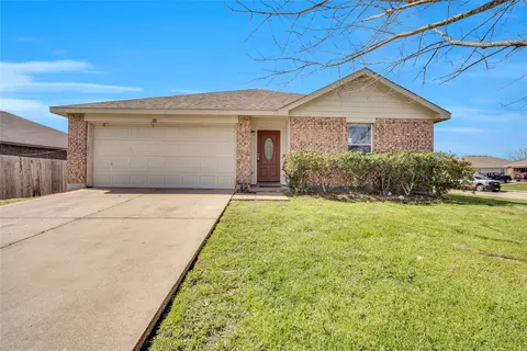 221 Meadowcrest Dr, Terrell, TX 75160