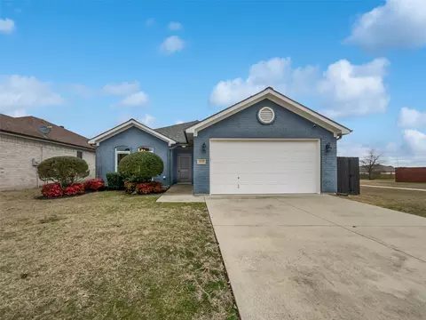 2425 Wakecrest Dr, Fort Worth, TX 76108