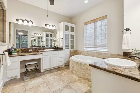 Bath - 741 Butchart Dr, Prosper, TX 75078 photo 2 of 5