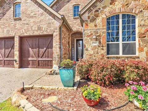 Exterior - 741 Butchart Dr, Prosper, TX 75078 photo 2 of 11