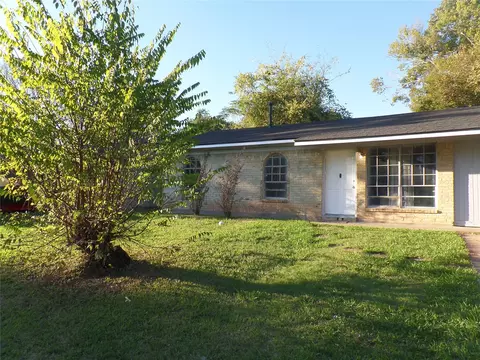 4717 Okeefe St, Bossier City, LA 71111