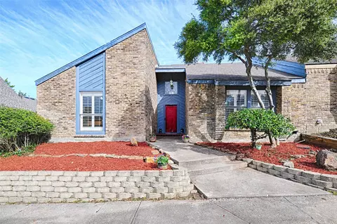 2815 Prescott Dr, Carrollton, TX 75006