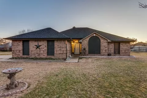 2816 Bryan St, Burleson, TX 76028