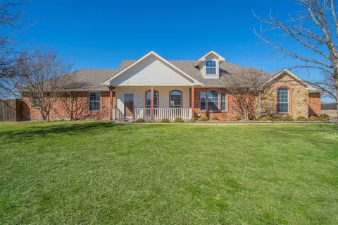 5431 Jennifer Ln, Midlothian, TX 76065