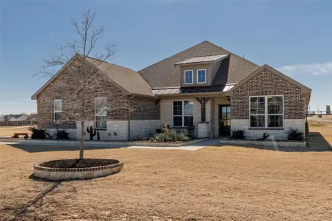 137 Oak Grove Dr, Rhome, TX 76078