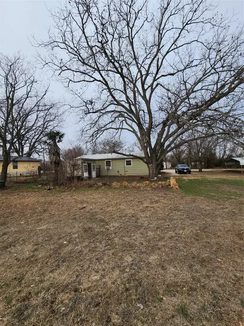 103 S 6th St, Bangs, TX 76823 photo 2