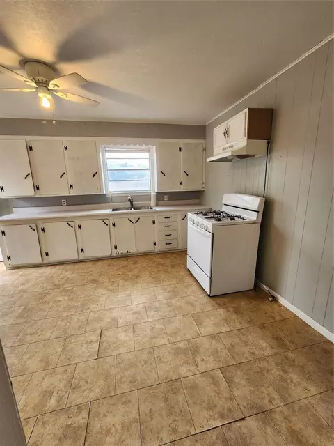 103 S 6th St, Bangs, TX 76823 photo 11