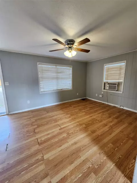 103 S 6th St, Bangs, TX 76823 photo 4