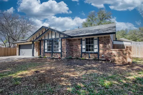 2707 Trail Oak Ct, Arlington, TX 76016