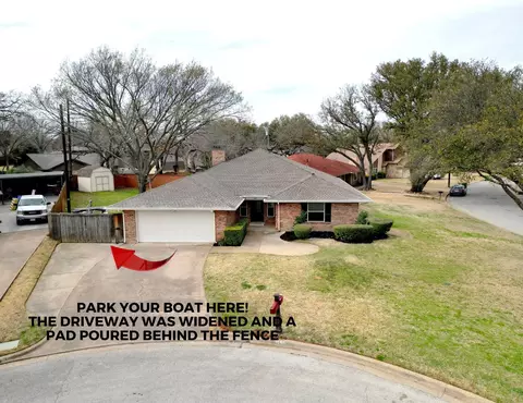 1557 Tiffany Forest Ln, Grapevine, TX 76051