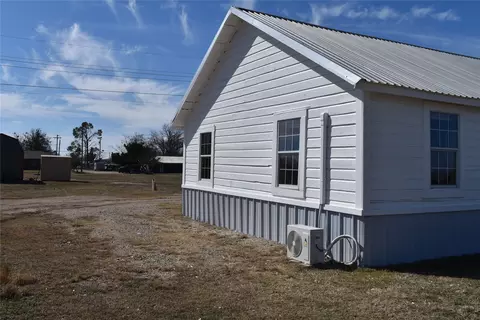 1104 Gantt St, Bangs, TX 76823 photo 3