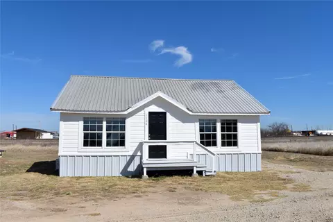 1104 Gantt St, Bangs, TX 76823