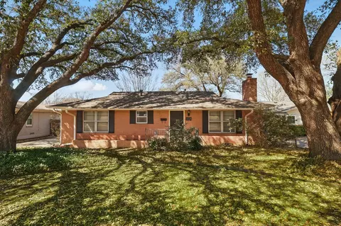 3724 Stadium Dr, Fort Worth, TX 76109