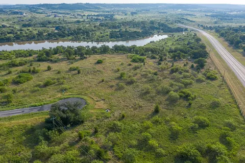 920 N Clear Cove Ct, Graford, TX 76449