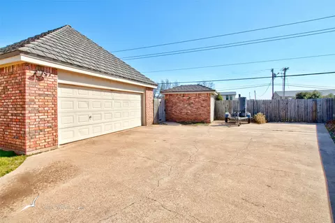 31 Pinehurst St, Abilene, TX 79606 photo 3