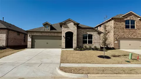1906 Jackson St, Cleburne, TX 76033 photo 2