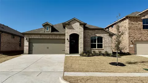 1906 Jackson St, Cleburne, TX 76033