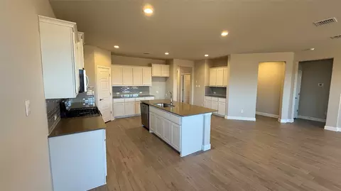 1906 Jackson St, Cleburne, TX 76033 photo 6