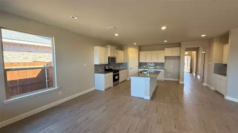 1906 Jackson St, Cleburne, TX 76033 photo 7