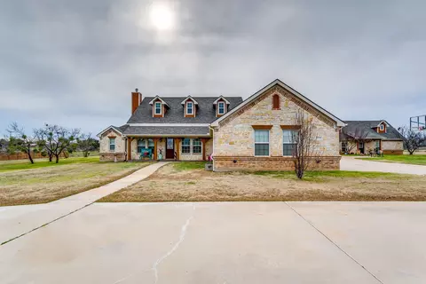 1575 Timber Creek Dr, Stephenville, TX 76401