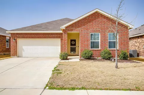 10352 Jameson Ln, Crowley, TX 76036