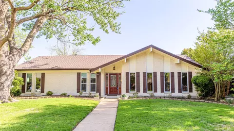921 Sandalwood Ave, Richardson, TX 75080