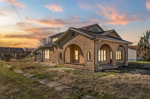 306 E Adams St, Itasca, TX 76055