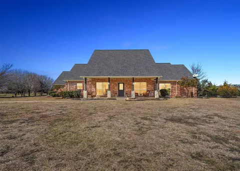 1110 Retama Park Dr, Talty, TX 75160