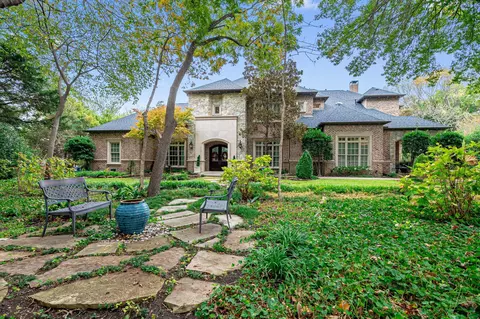 410 Oakwood Trl, Fairview, TX 75069