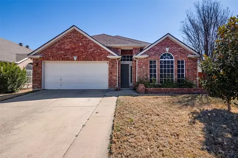 7858 Park Falls Ct, Fort Worth, TX 76137