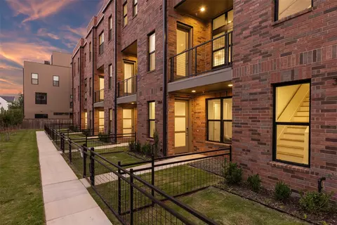 3072 Chimes St, Dallas, TX 75219