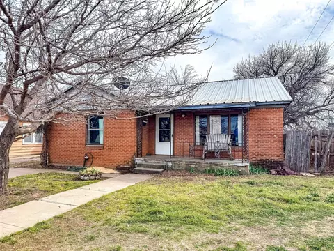 302 E Oliver St, Stamford, TX 79553