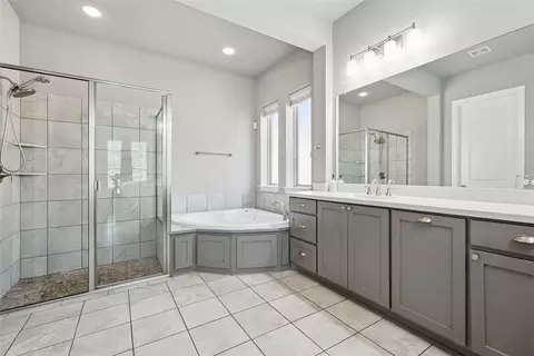Bath - 700 Sunflower Ave, Argyle, TX 76226 photo 1 of 5