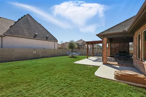 Exterior - 700 Sunflower Ave, Argyle, TX 76226 photo 2 of 3