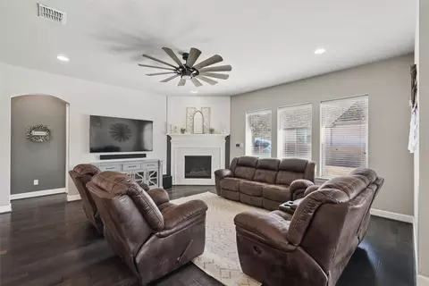 Living - 700 Sunflower Ave, Argyle, TX 76226 photo 1 of 1
