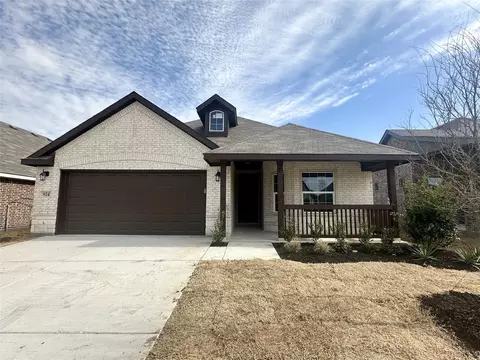 924 Madeline, Cleburne, TX 76033