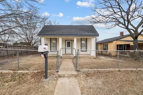 1611 Bessie St, Fort Worth, TX 76104