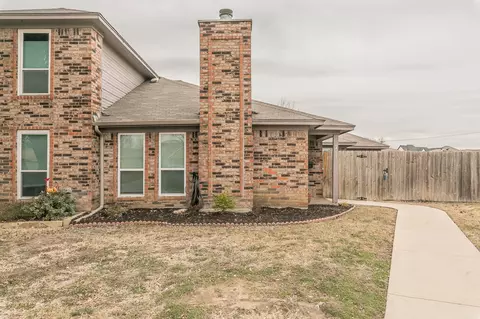711 Peach Ct, Grapevine, TX 76051